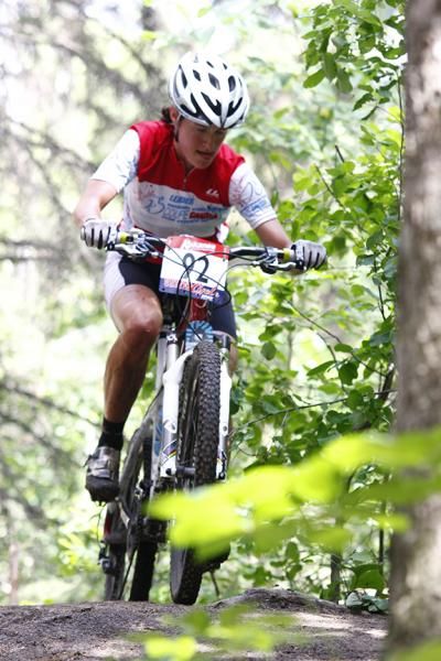 Norco's Catherine Vipond chases in the Canada Cup series leader's jersey