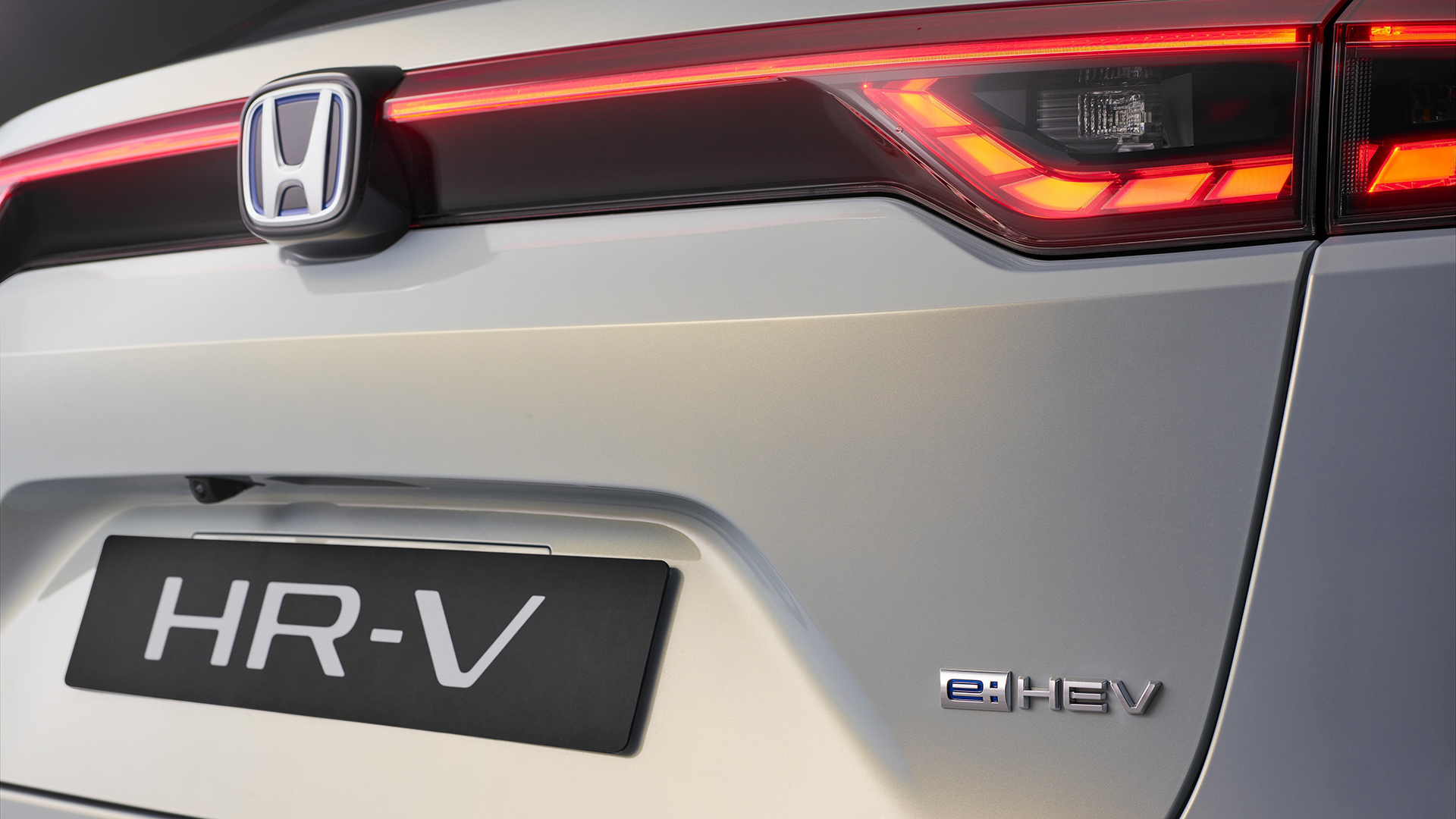 Honda HR-V e:HEV — rear