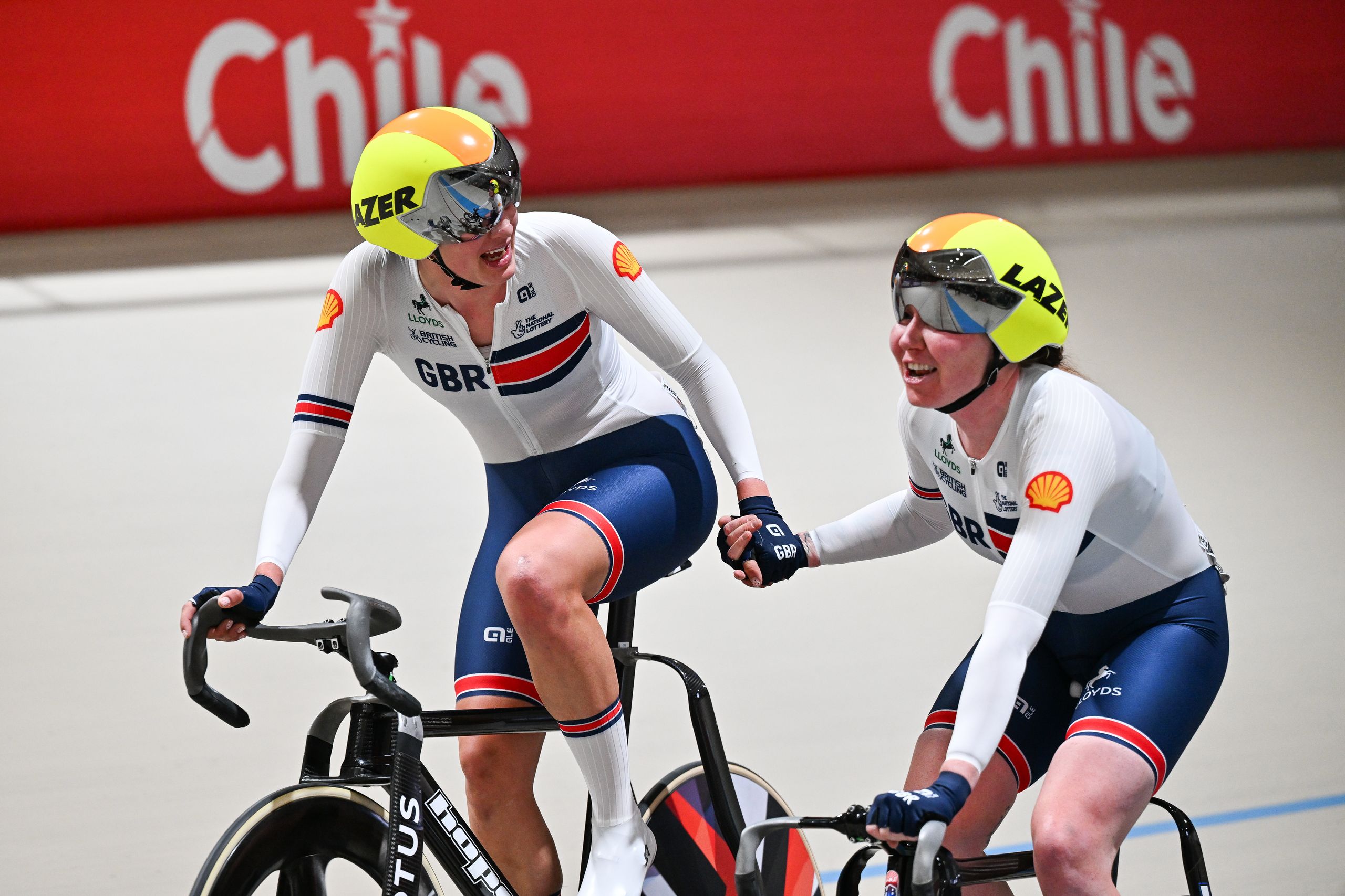 ‘Fairly loopy’ – Katie Archibald and Maddie Leech win Madison gold on Monitor World Championships day 4, Anna Morris defends particular person pursuit crown ‘Fairly loopy’ – Katie Archibald and Maddie Leech win Madison gold on Monitor World Championships day 4, Anna Morris defends particular person pursuit crown