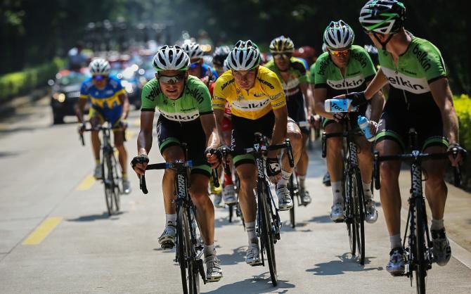 The Belkin team protect Hofland on stage 8