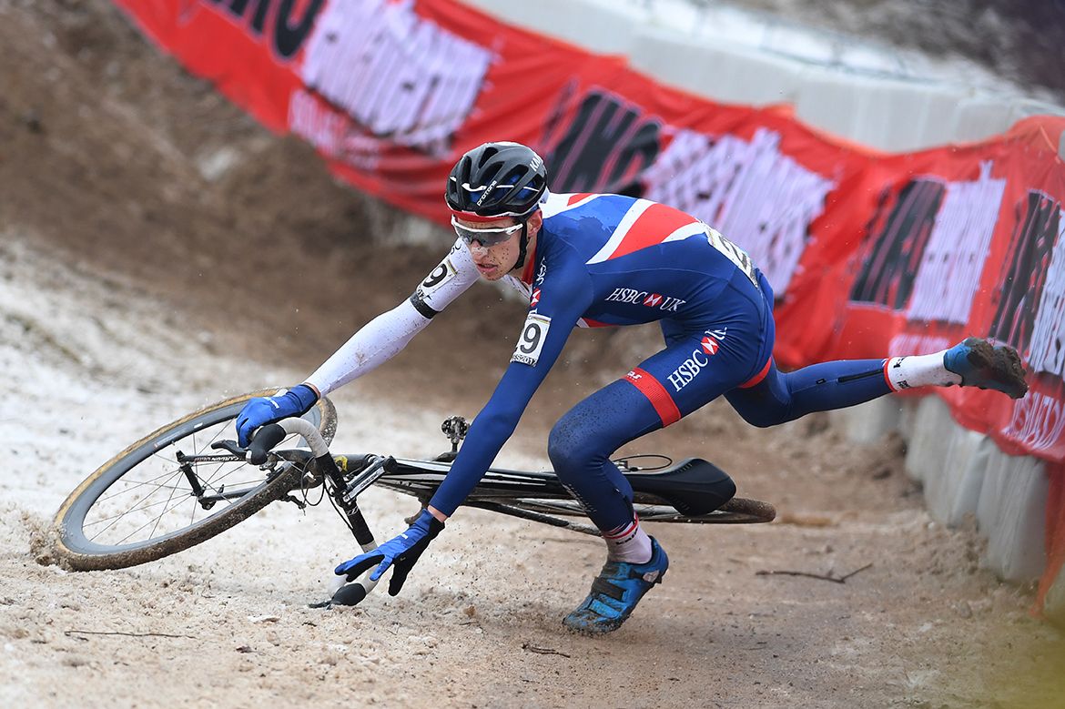 Ben Turner crashes on the final lap