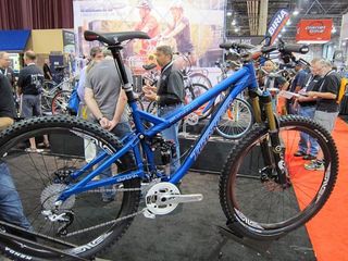 The Turner Sultan 29er gets a new thru-axle rear end, updated cable guides, and ISCG tabs for 2012