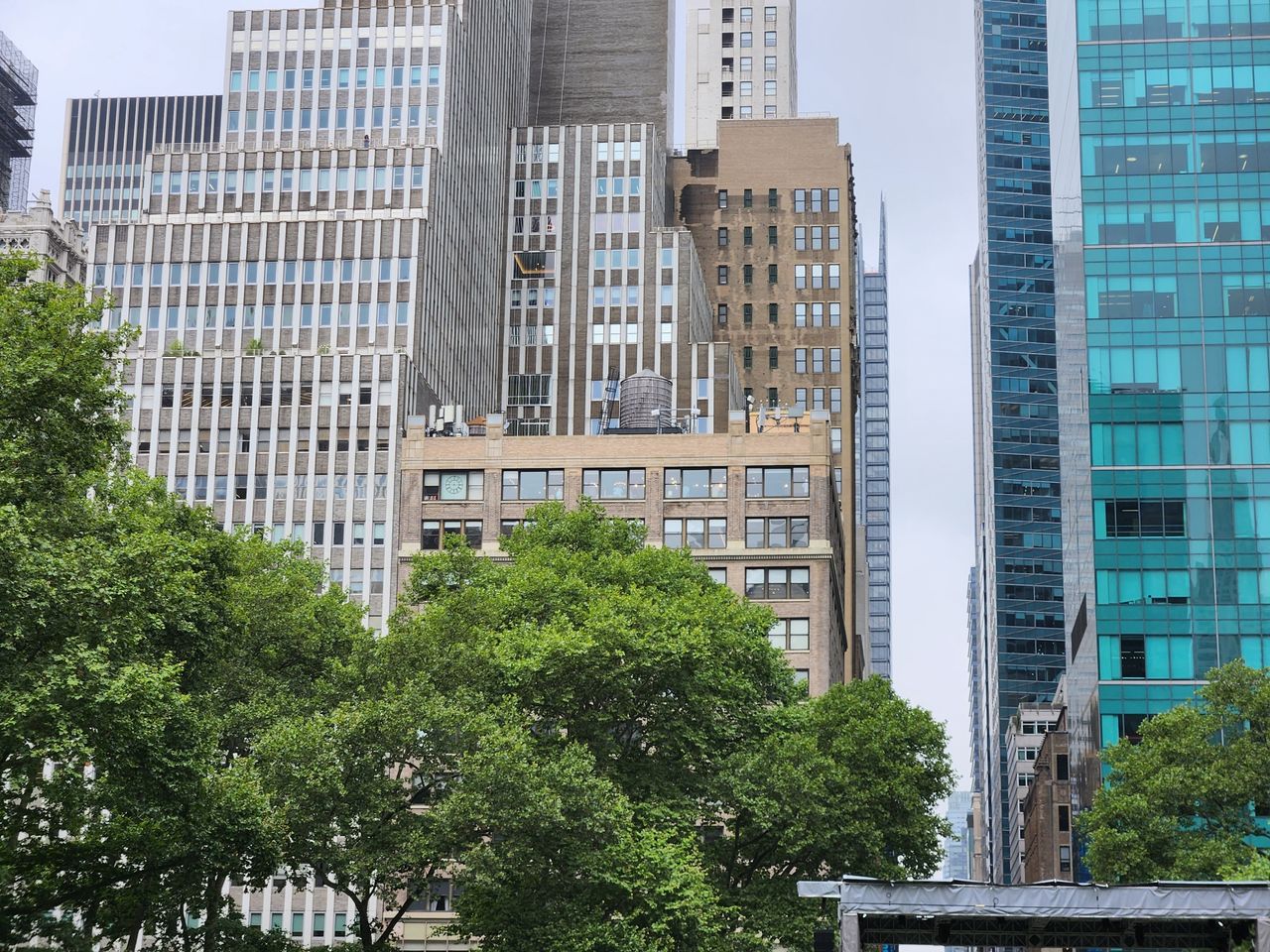 Samsung Galaxy Z Fold 4 zoom sample.