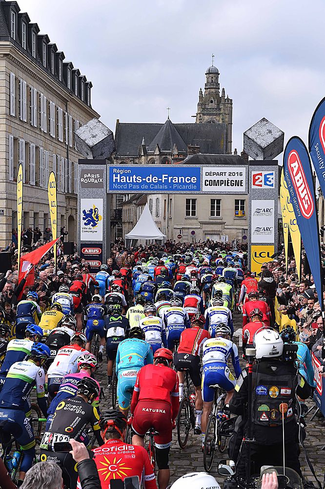 Paris-Roubaix start line, riders are ready to go