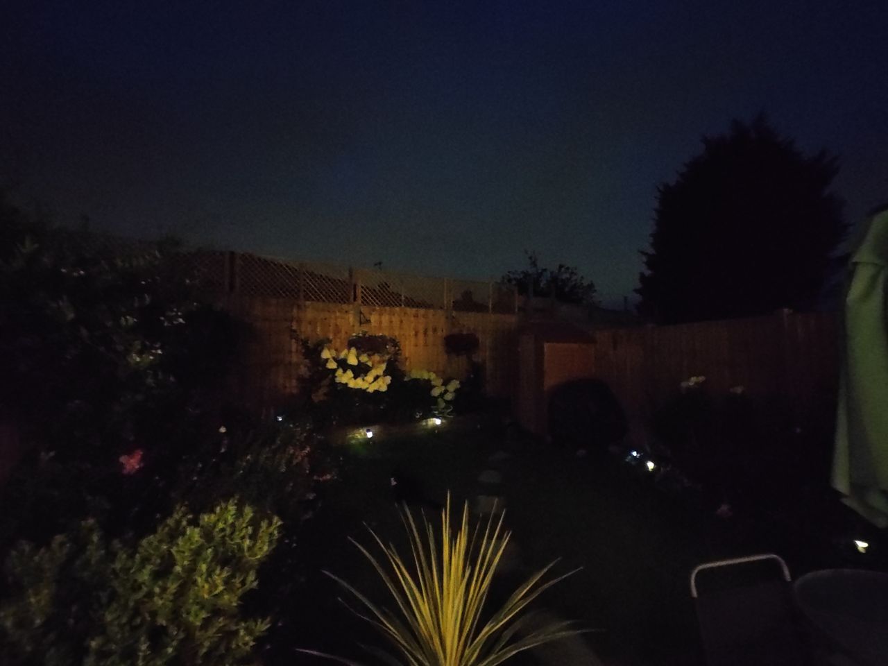 Photos taken on the Nubia Red Magic 7s Pro
