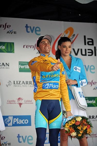 Alberto Contador (Astana) takes the maillot oro after his performance on the Alto de l'Angliru.