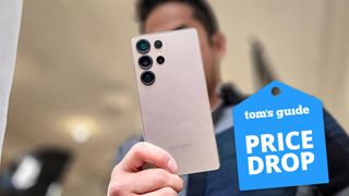 Samsung Galaxy S25 Ultra in hand