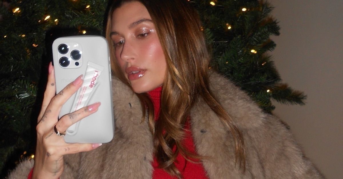 Hailey Bieber’s “Sugar Cookie” Mani Is Holiday-Appropriate