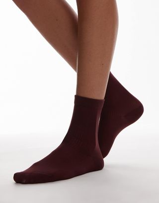 Topshop Sheer Ribbed Socks in Burgundy