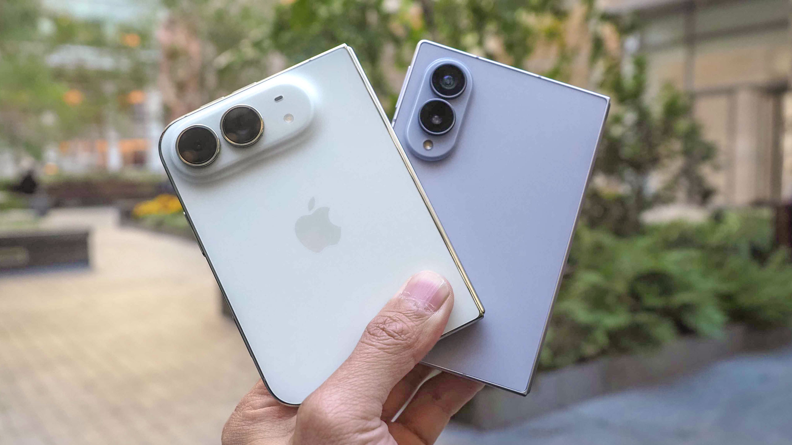 Which foldable is the superior camera phone?