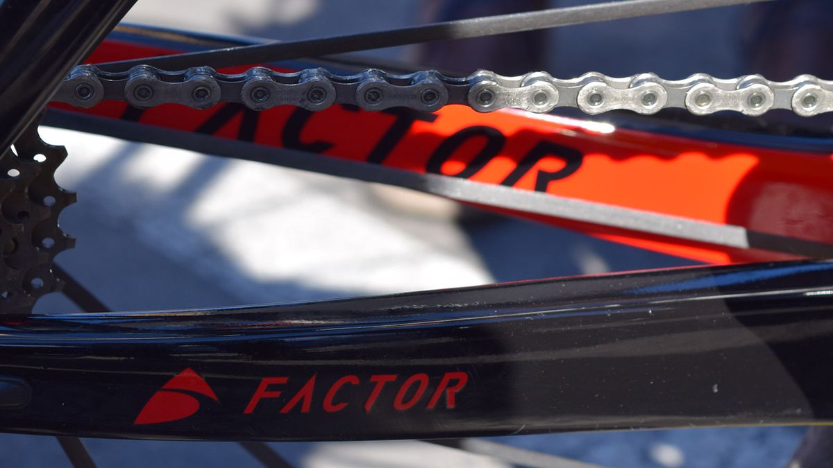 AG2R La Mondiale use Shimano Ultegra chains, presumably to keep costs down