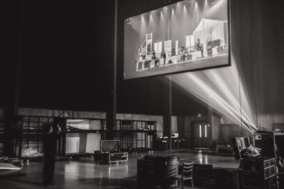 1975 stage design is inspired by a house | Wallpaper