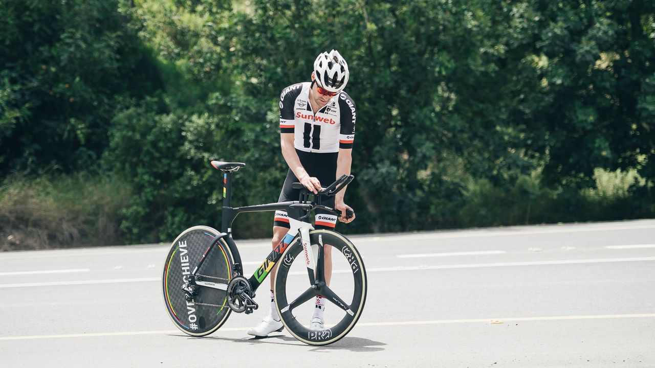 Dumoulin gets the TT bike out