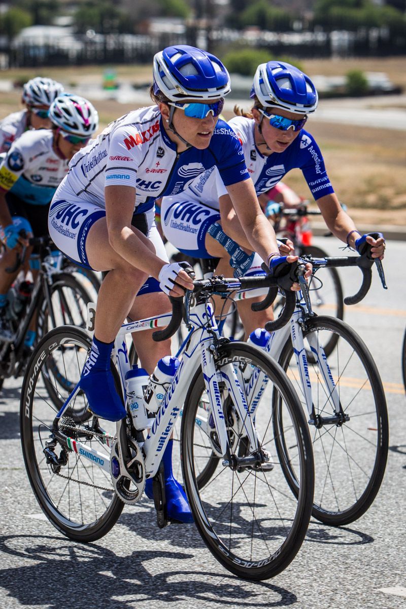 Laura Brown (UnitedHealthcare) and teammate Katie Hall move to the front