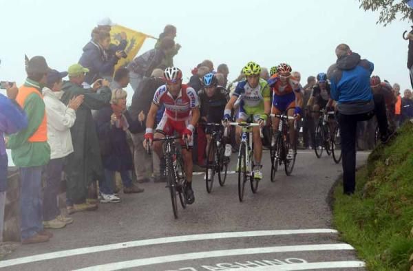 Nibali can only watch on as Rodriguez ups the pace