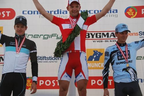 Rasmus Quaade (Team Concordia Forsikring) celebrates his time trial championship.
