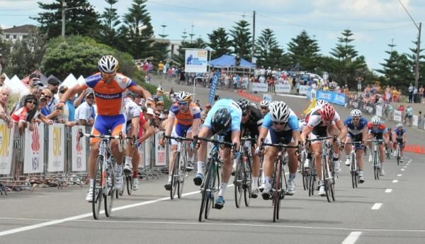 Rabobank's Michael Matthews claims a narrow victory over Chris Sutton (Sky) and Caleb Ewan (NSWIS)