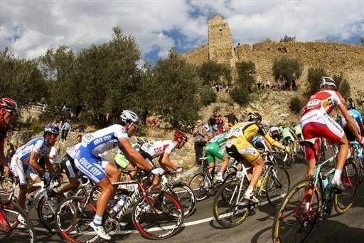 Quick Step's Gert Steegmans follows Saunier Duval's Angel Gomez up a climb.
