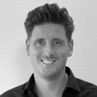 headshot of flooring expert Ian Tomlinson