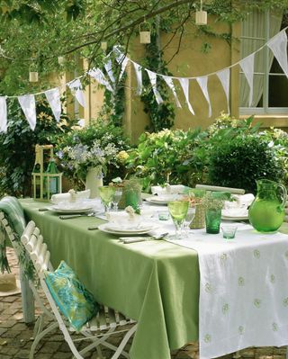 alfresco table with decorations