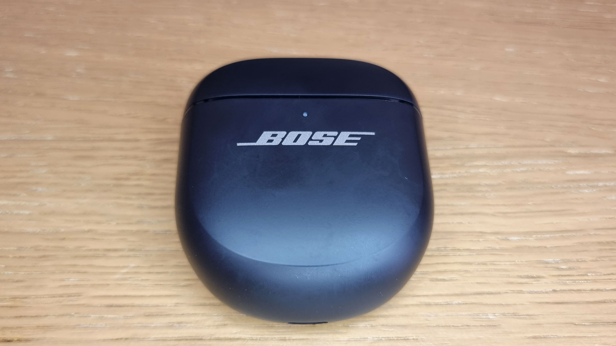 A picture of the charging case for the Bose QuietComfort Ultra (Gen 2) earbuds