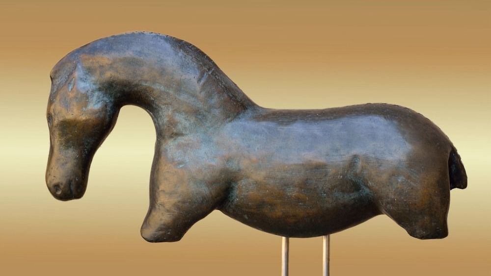 A small sculpture of a horse