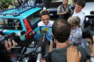 2007 Tour de France champion Alberto Contador (Astana) speaks to the press.