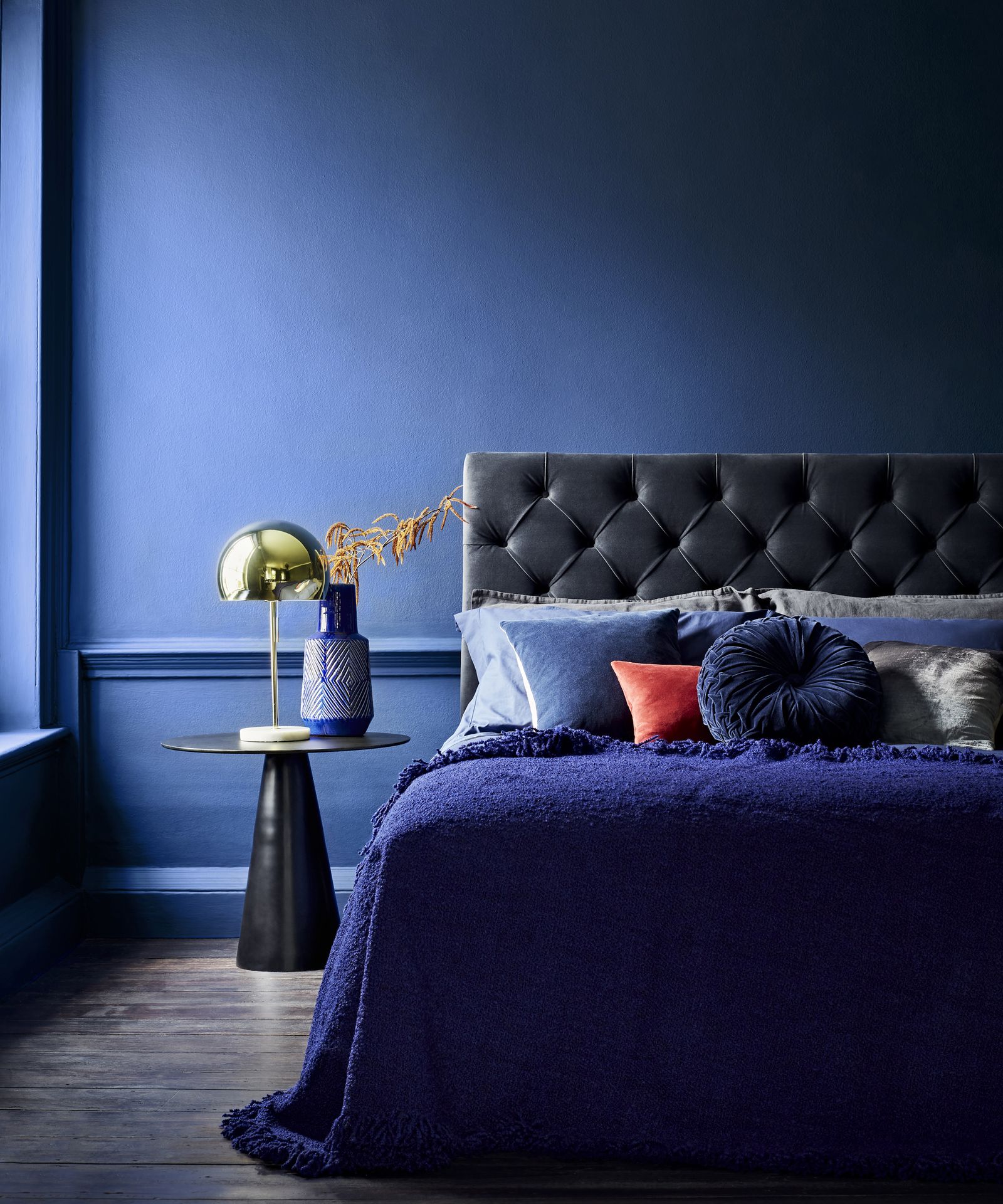 Should a bedroom be light or dark? Sleep experts advice on the best