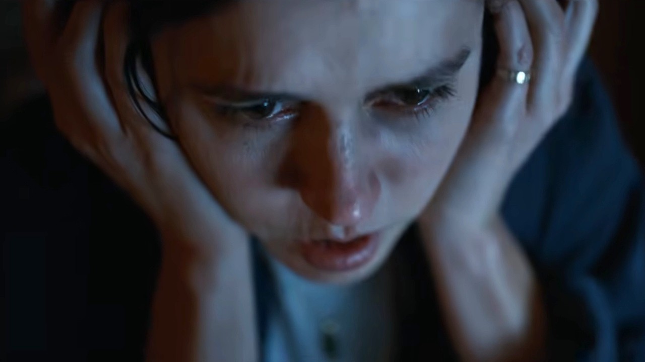 Nina Kiri is shown as Evy in Undertone.