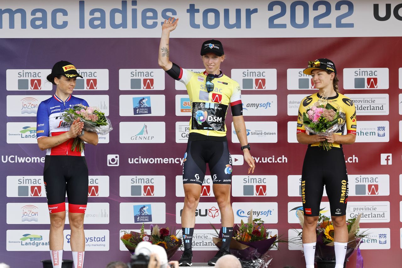 Lorena Wiebes with Audrey Cordon-Ragot and Karlijn Swinkels, who finished second and third.