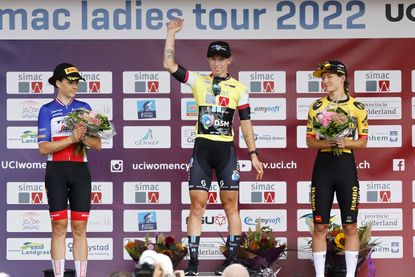 Lorena Wiebes with Audrey Cordon-Ragot and Karlijn Swinkels, who finished second and third.