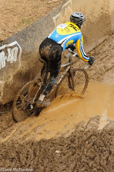 Daniel Meyer (USA) hitting a water crossing