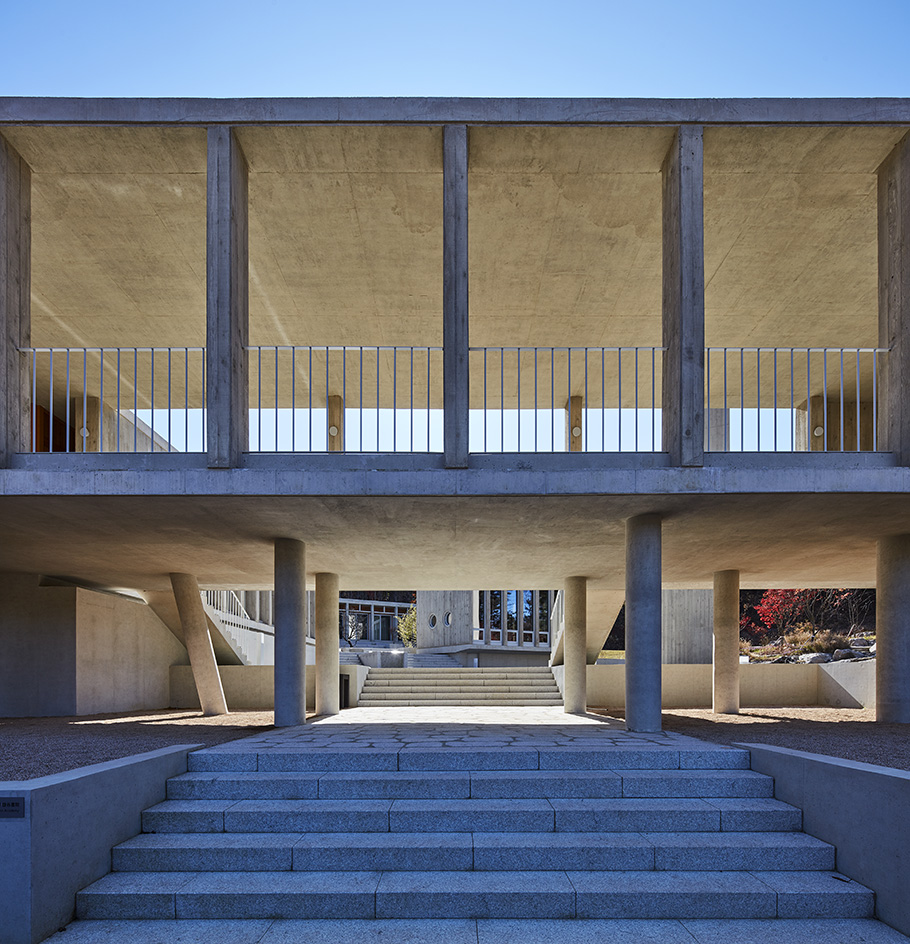 Seongok Academy Building at M&amp;eacute;dongaule