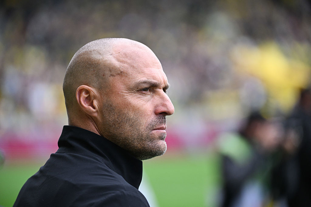 Angers' French head coach Alexandre Dujeux looks on during the French L1 football match between FC Nantes and SCO Angers at the Stade de la BeaujoireLouis Fonteneau in Nantes, western France on May 4, 2025.