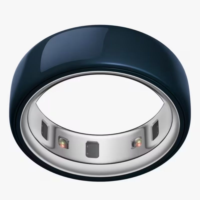 Oura Ring 4 in ceramic