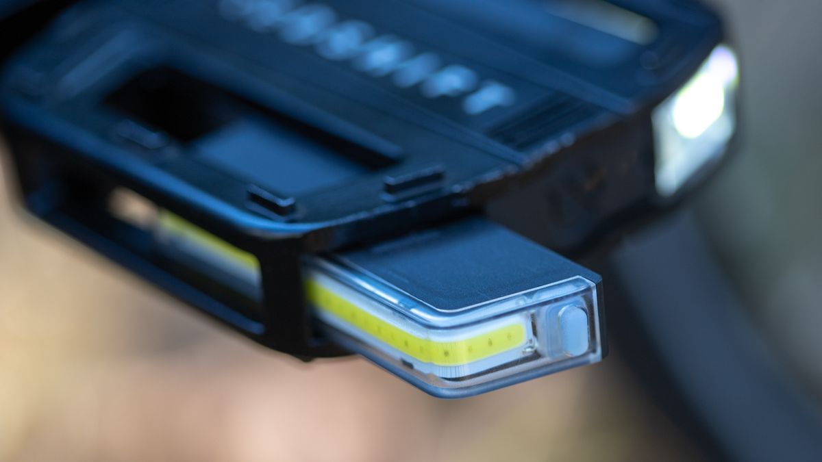 Redshift Arclight pedals light module sliding out