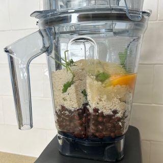 Testing the Vitamix A2500i blender