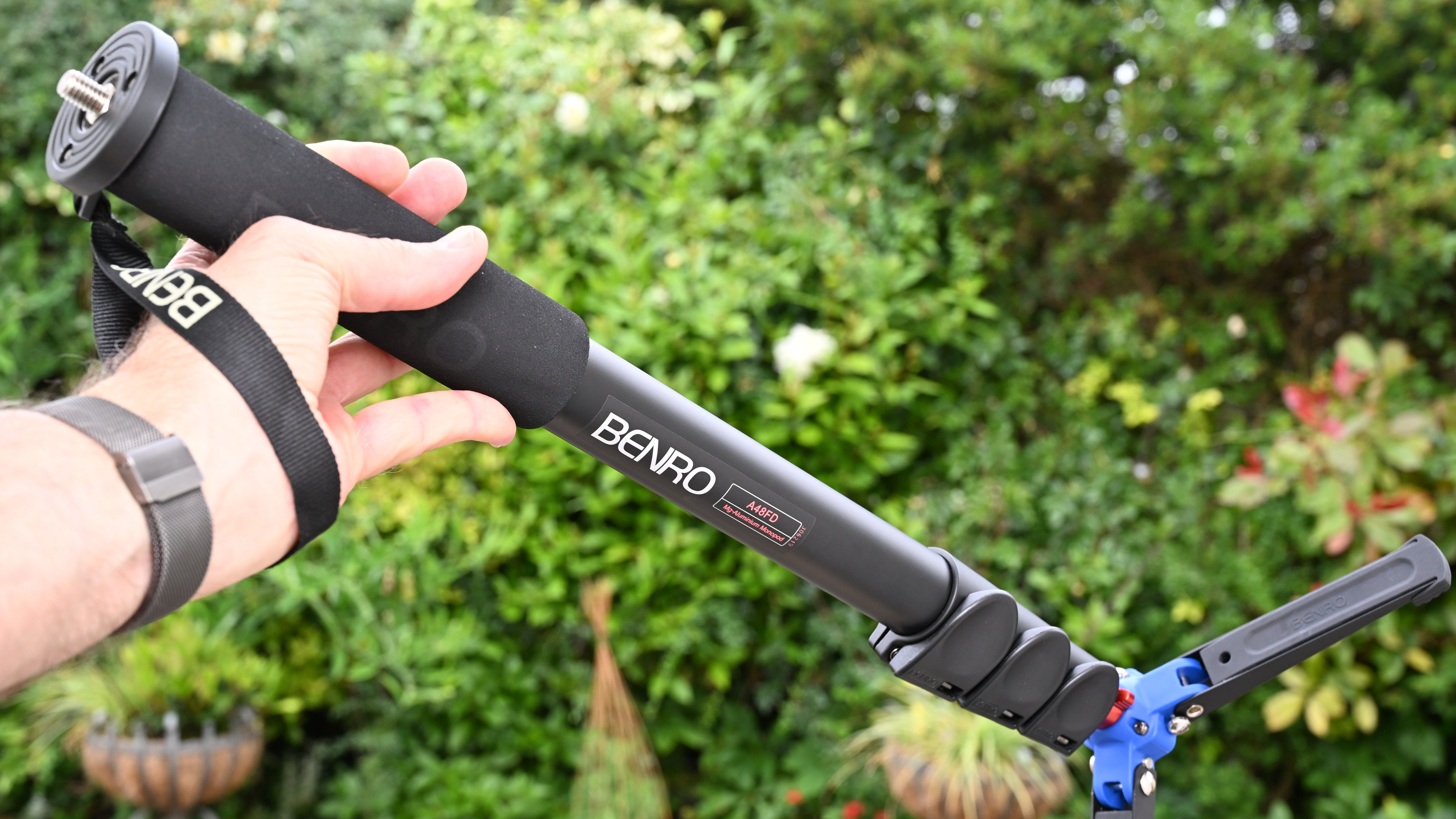 Benro A48FD Series 4 Aluminum Monopod with 3-Leg Locking Base
