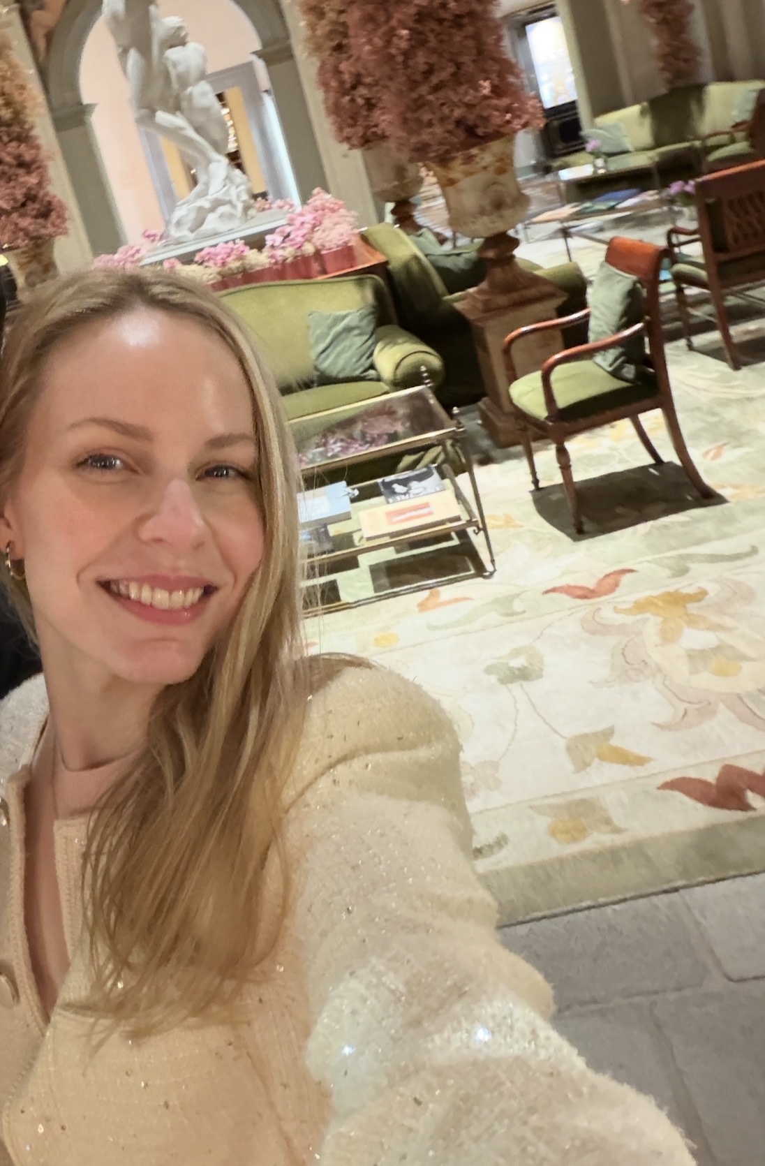 Olivia MacKinnon selfie at her favorite NYC beauty treatment place