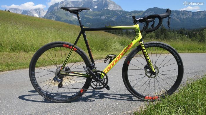 The new Cannondale SuperSIx EVO DIsc frame weighs just 820g