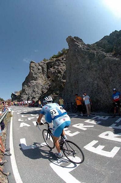 Torsten Hiekmann (Gerolsteiner) all alone on the Monachil