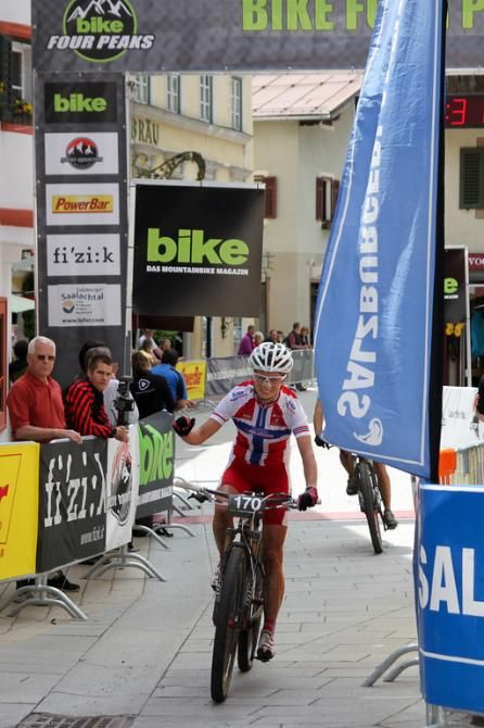 Borghild Loevset wins the women's stage