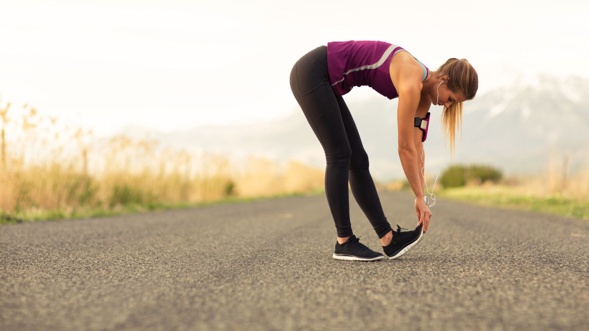 3 hamstring stretches every runner should be doing | T3
