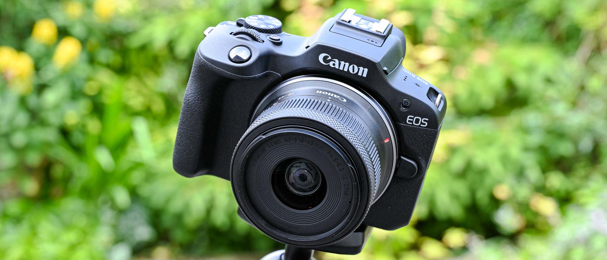 Canon Eos R100 Mirrorless Dslr Camera & 18-45mm IS STM lens