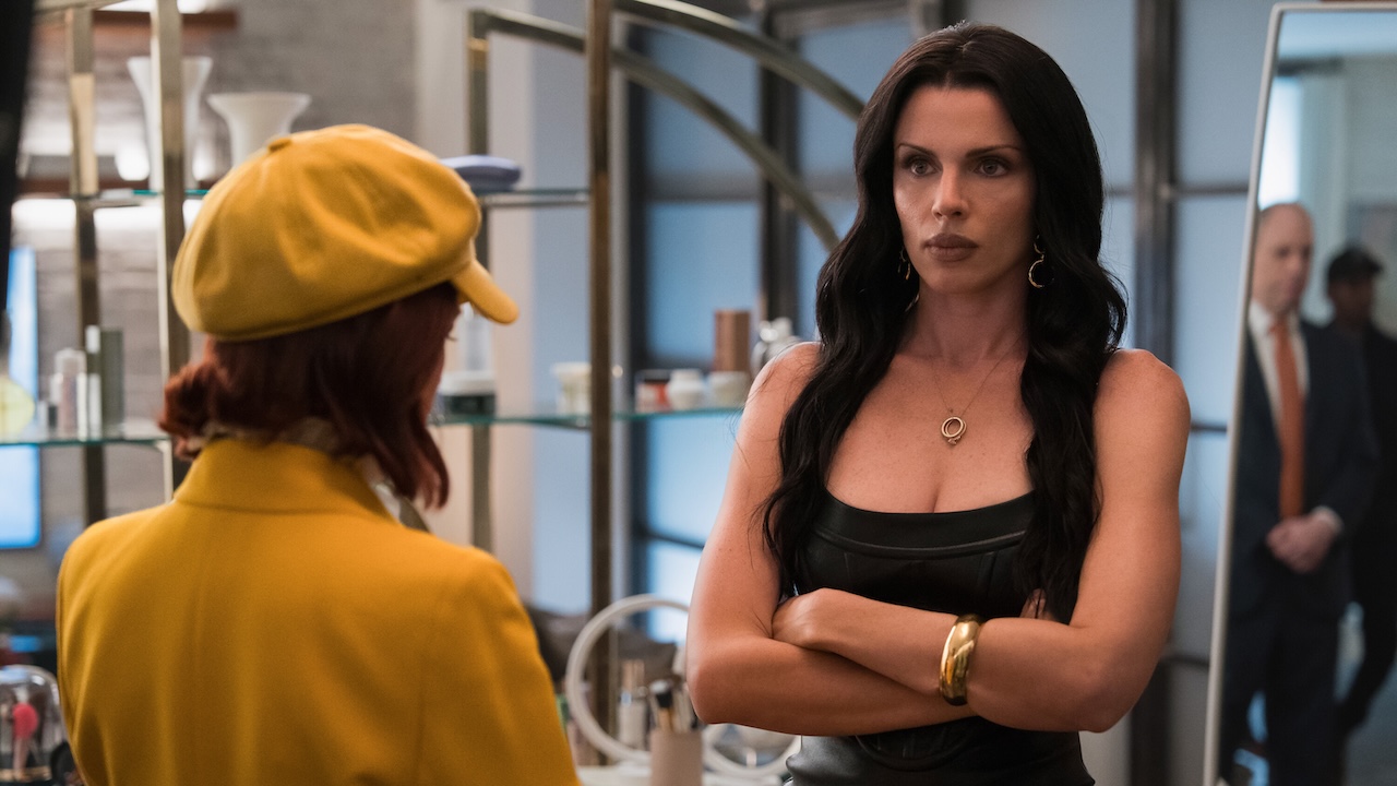Julia Fox glaring at Carrie Preston in CBS' Elsbeth Season 3x03