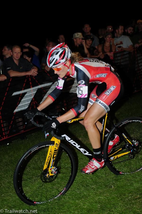 Mical Dyck (NoTubes) descending just behind the leaders