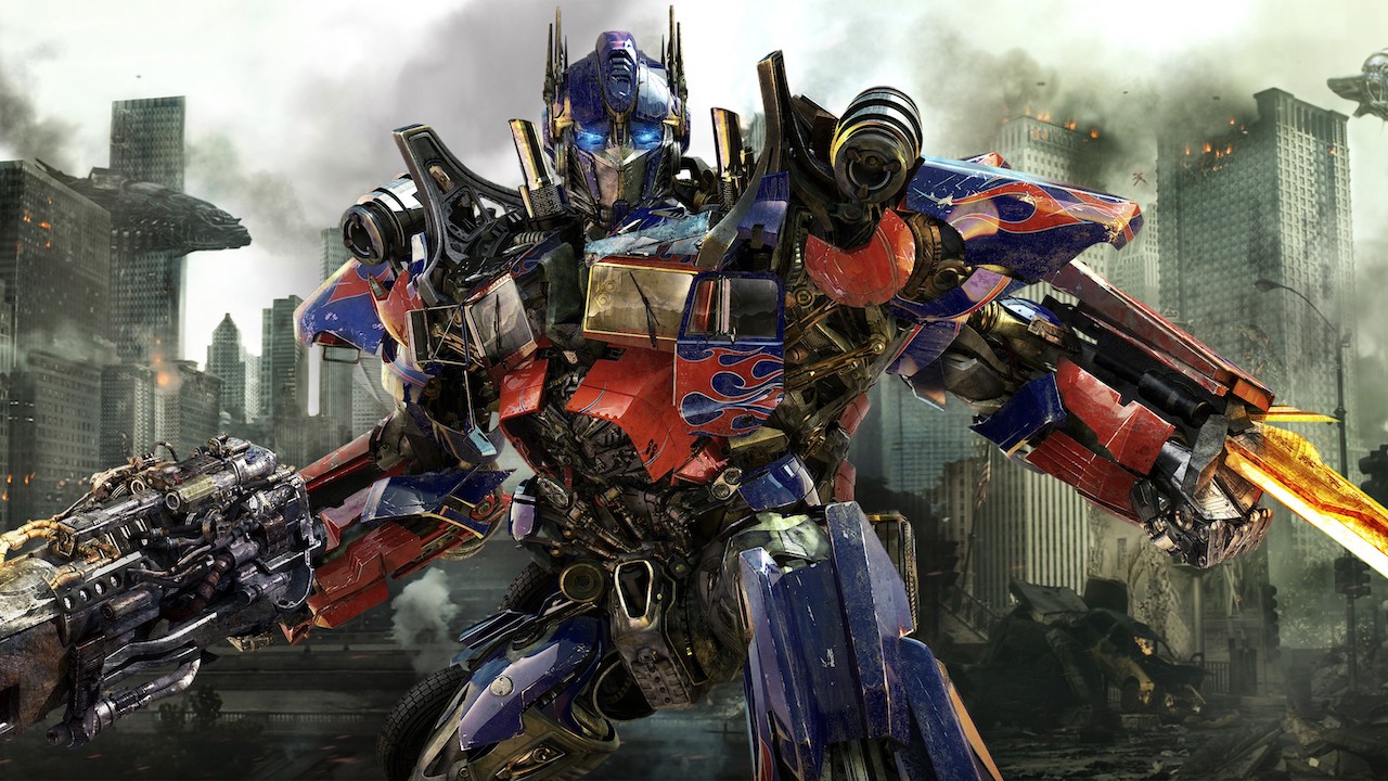 Optimus Prime posed for battle in Transformers: Dark of the Moon