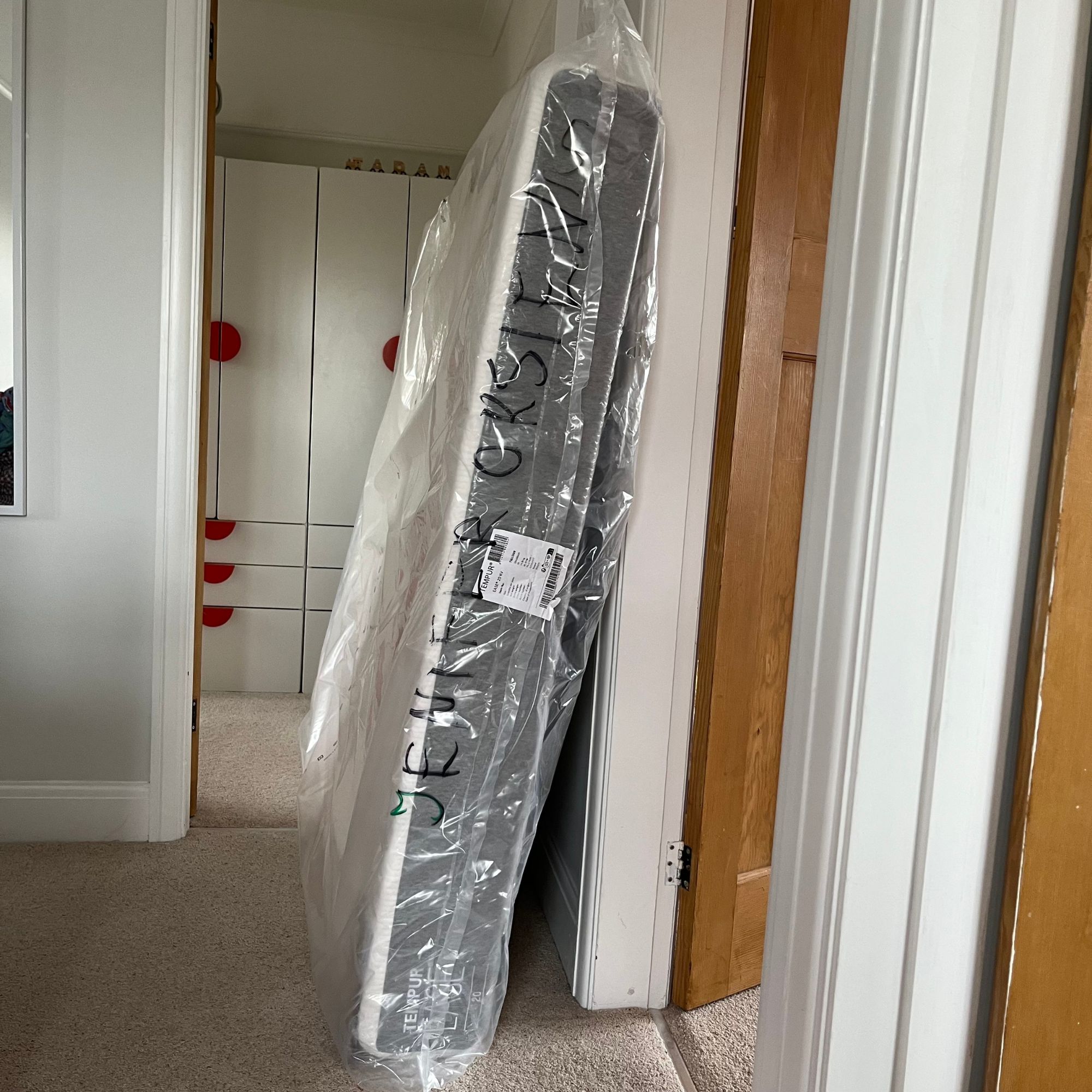 Tempur Ease 20cm in packaging on landing