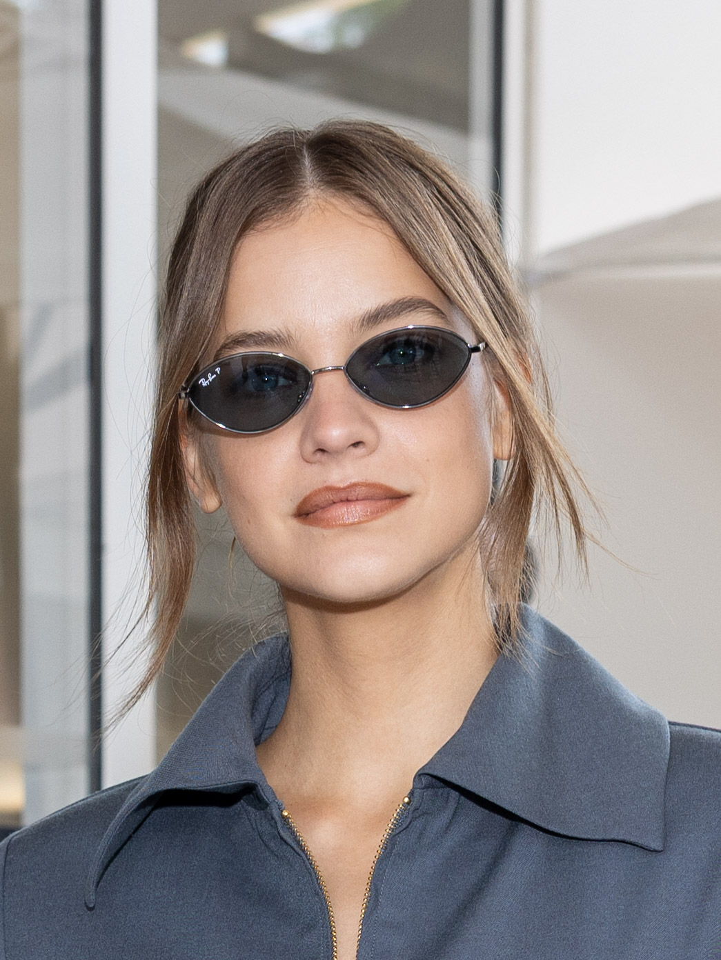 Barbara Palvin wearing a middle part.
