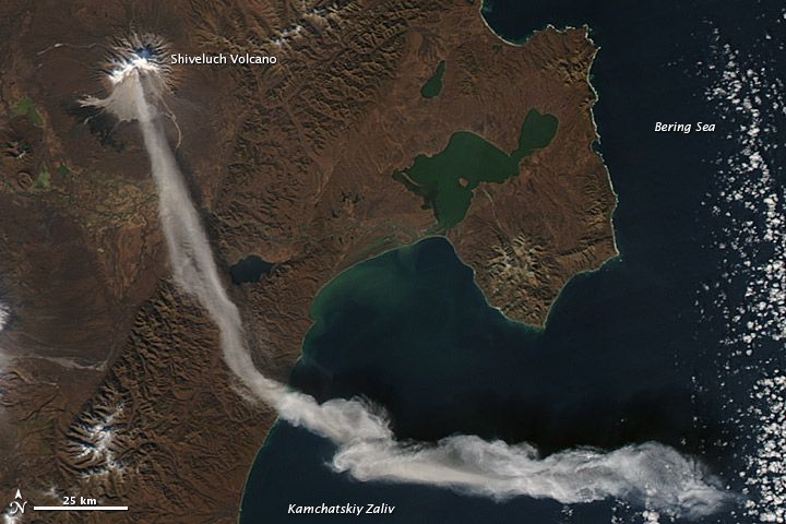 NASA&#039;s Aqua satellite captured this image on Oct. 6, 2012, which shows a plume spewing forth from Russia&#039;s Shiveluch volcano and drifting away in the wind, in the span of just two hours. 